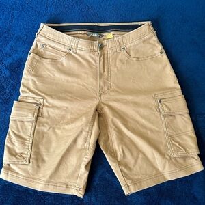Cabela’s Classic Men’s Tan Shorts 32